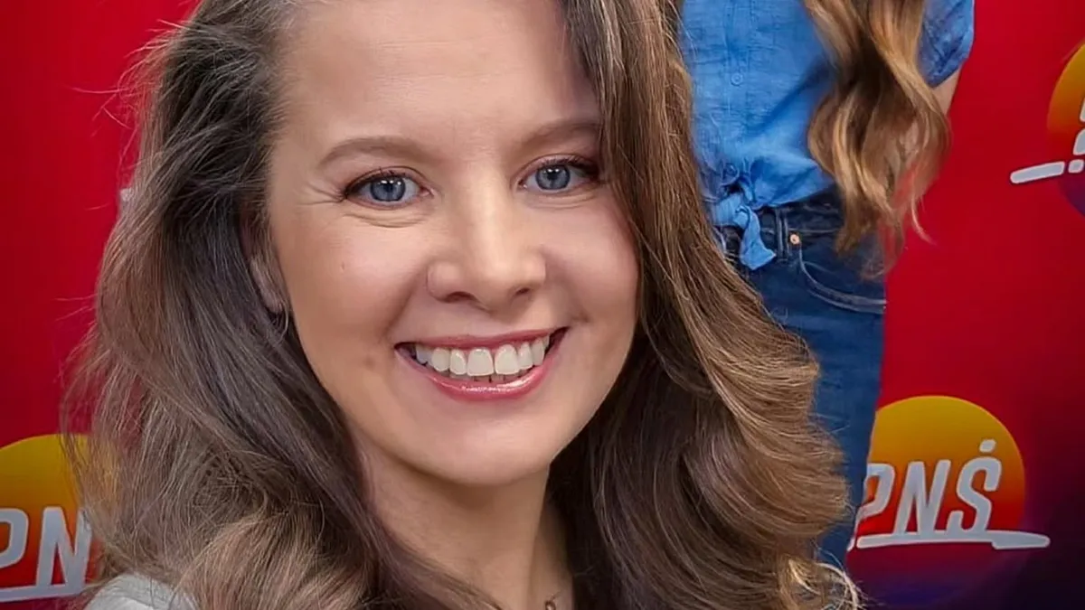 anna powierza — PL news