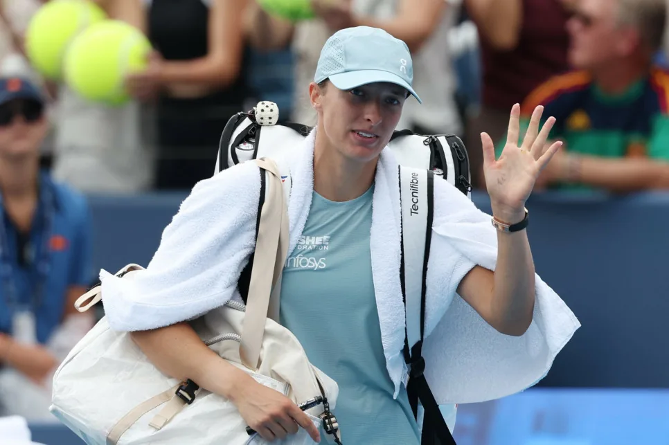 Oto kluczowa przewaga Igi Świątek przed walką o finał. Rywalka ma kłopot - Przegląd Sportowy