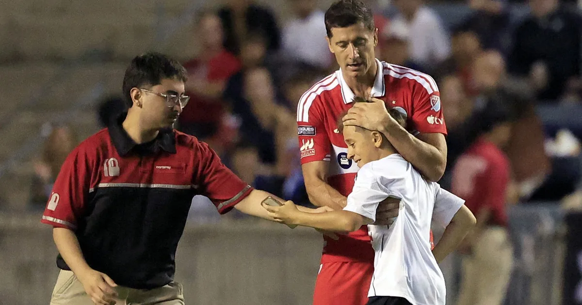 Robert Lewandowski z piekła do nieba. Komentator aż zaniemówił - Przegląd Sportowy