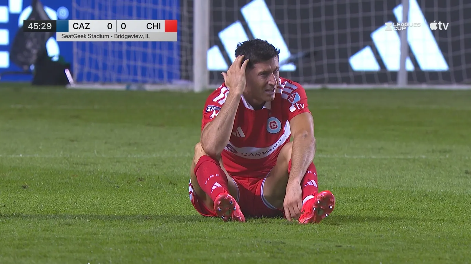 Robert Lewandowski zgÅaszaÅ sÄdziemu zagrywki rywali