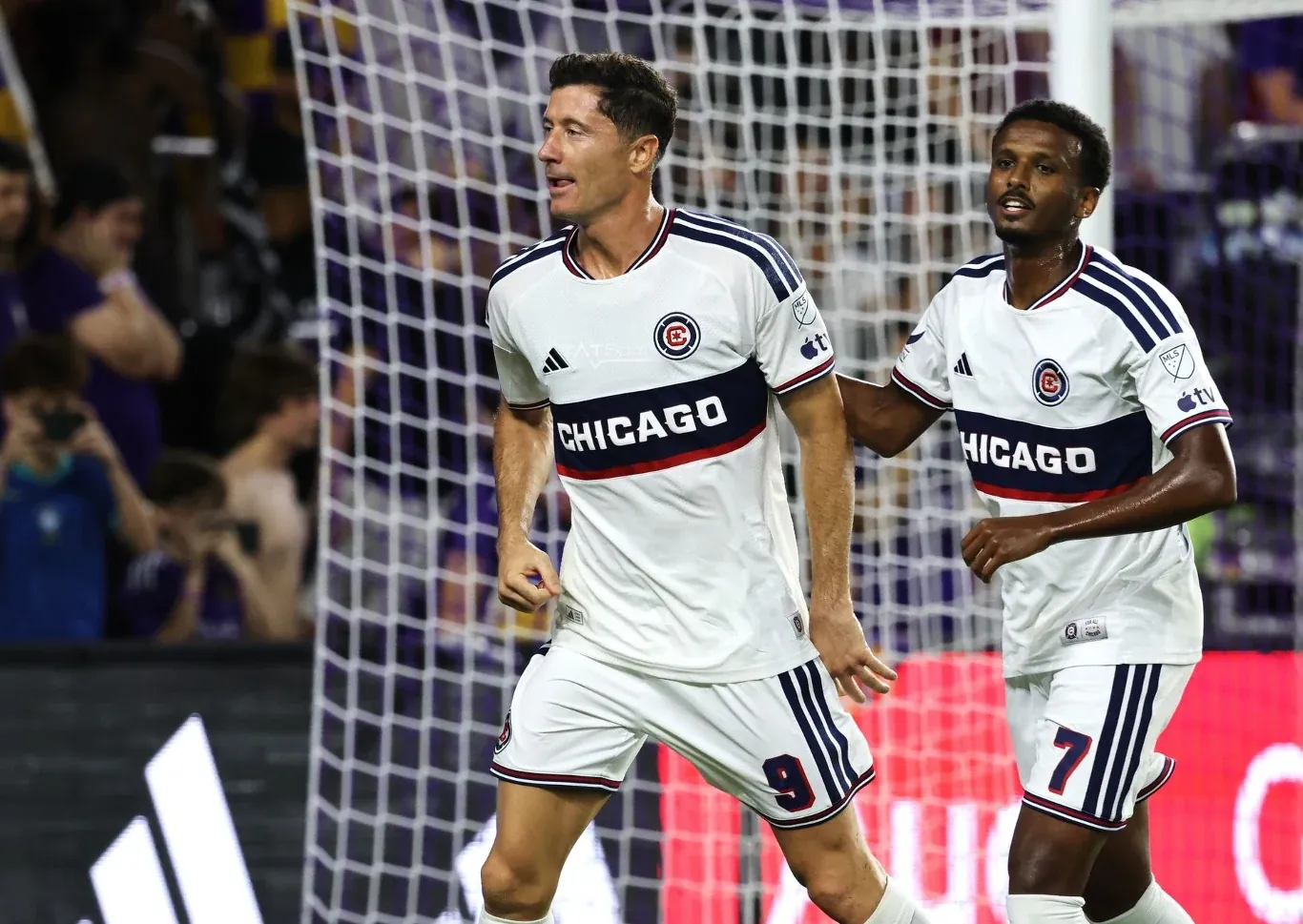 Robert Lewandowski celebrujący gola dla Chicago Fire