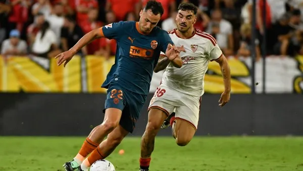 epa13232875 - SPAIN SOCCER (LaLiga - Sevilla FC vs. Valencia CF)